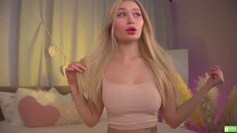 Snapshot of white_godness chatting on January 28, 2:31 pm Chloe NEXT STREAM - 1 december online show from January 28, 2:31 pm