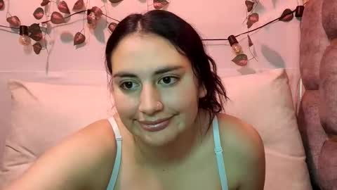 Sofa Lpez  online show from December 15, 9:31 pm