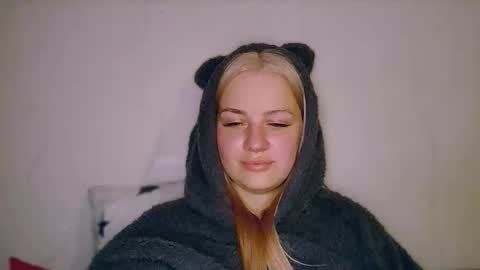 whitehex666 online show from February 5, 6:33 pm