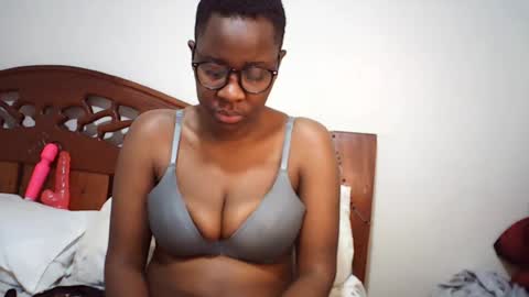 whitney_ly online show from August 7, 5:03 am