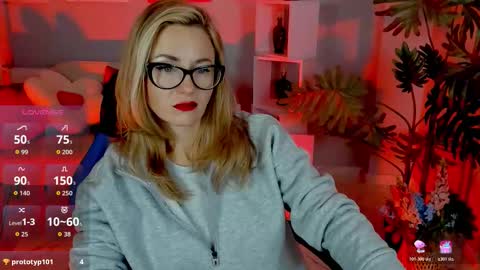 whitneypunnch online show from December 3, 8:28 am