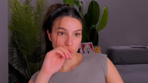 whoislulu online show from January 31, 1:56 pm