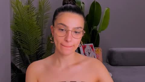 whoislulu online show from January 29, 9:39 pm