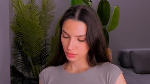 whoislulu online show from February 19, 3:27 pm