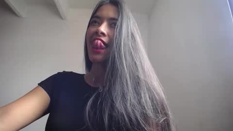 Ilauren online show from November 20, 2:18 pm