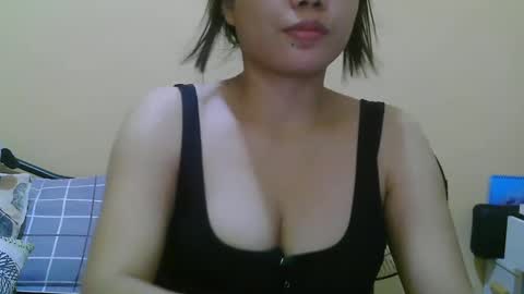 Snapshot of wildcamille chatting on February 3, 3:20 am camille online show from February 3, 3:20 am