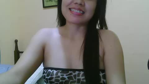 Snapshot of wildcamille chatting on February 11, 1:41 pm camille online show from February 11, 1:41 pm