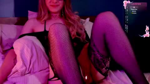 Willa Mae  online show from May 24, 4:44 am