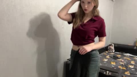 Olivia online show from December 18, 4:12 pm