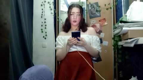 Phoebe online show from March 22, 8:48 pm