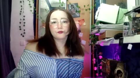 Phoebe online show from March 14, 9:38 pm