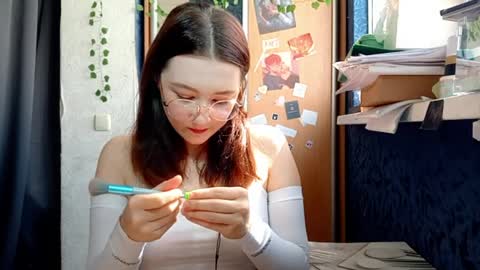 Phoebe online show from April 6, 8:26 am