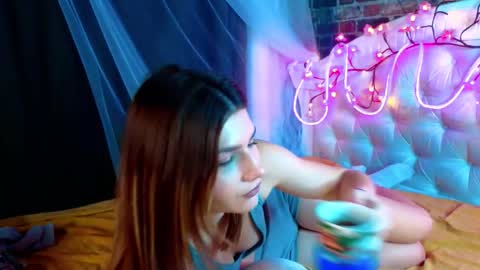 Vicki3 online show from March 5, 7:26 am