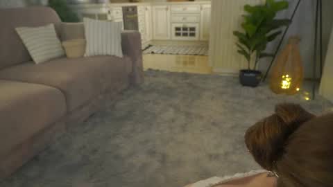 Lillian online show from June 22, 3:11 am