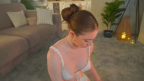 Lillian online show from June 22, 3:25 am