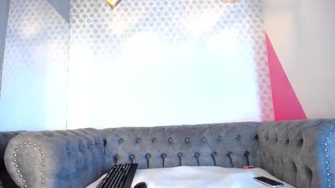 Winter Girl  online show from July 27, 5:04 am