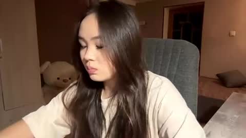 Amina online show from June 10, 6:06 pm
