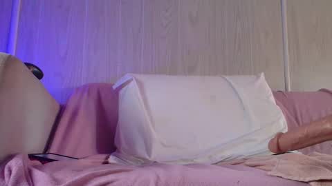 Snapshot of witchbitchmommy chatting on September 13, 10:29 pm witchbitchmommy online show from September 13, 10:29 pm