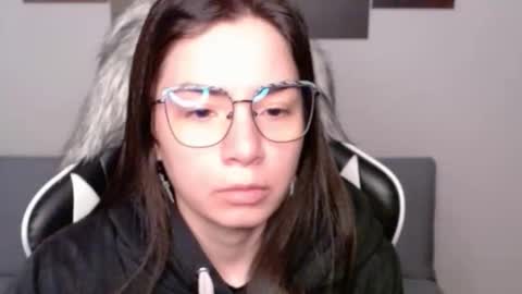 Alex online show from November 12, 3:04 am