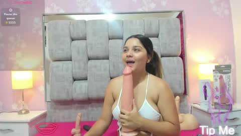 wonderkloe_ online show from September 23, 8:29 pm