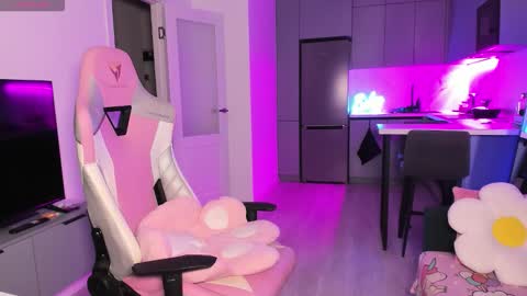 Emi online show from November 2, 3:59 pm