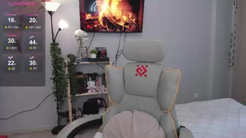 Christine 3 online show from June 24, 6:56 am