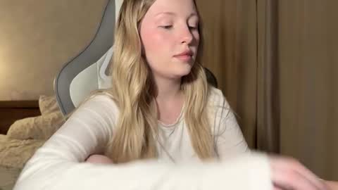 Snapshot of x__ivy_x chatting on October 10, 4:56 pm eva online show from October 10, 4:56 pm