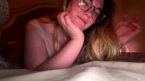 Mariah  online show from June 7, 7:04 am