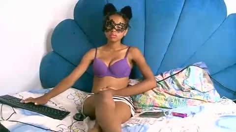 xenhuu online show from December 19, 8:23 pm