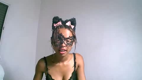 xenhuu online show from December 17, 4:44 pm