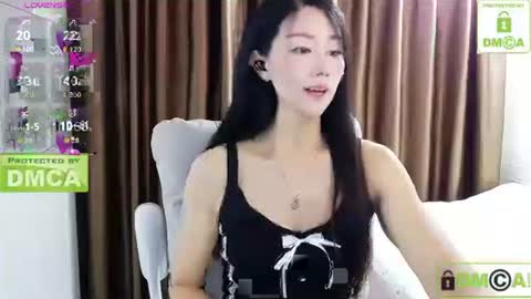 xiao_yue_ online show from June 8, 4:35 am