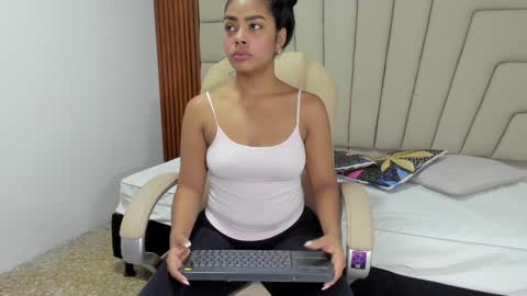 ximena_towers online show from December 28, 11:19 am