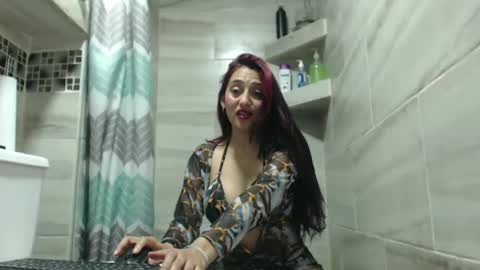 ximena suarez online show from September 18, 3:43 pm