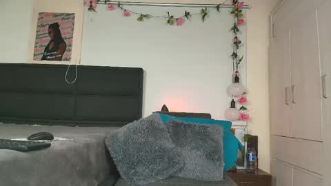 Snapshot of ximtia_xs chatting on February 24, 1:41 pm ximtia online show from February 24, 1:41 pm