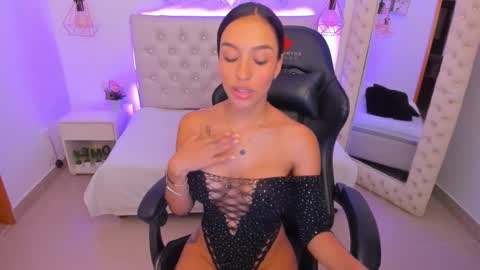 Snapshot of xiomara_cortes chatting on February 25, 7:27 pm xiomara_cortes online show from February 25, 7:27 pm