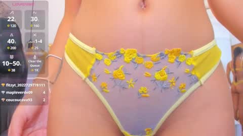 Snapshot of xiomara_cortes chatting on December 13, 7:10 pm xiomara_cortes online show from December 13, 7:10 pm