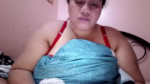 xjuicytits online show from February 21, 12:17 pm