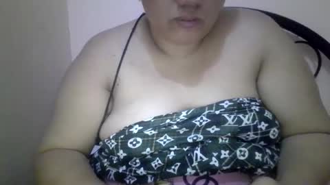xjuicytits online show from May 19, 1:56 am