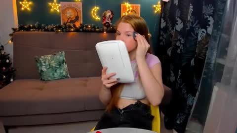 Snapshot of xloe_queen chatting on December 9, 3:00 pm Chloe online show from December 9, 3:00 pm