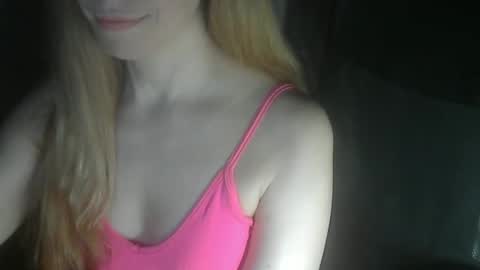 xlorax77703 online show from April 4, 12:42 am