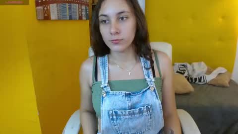 lunna online show from December 3, 9:06 pm