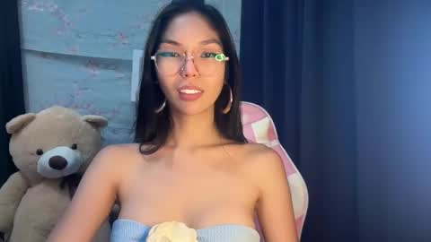 Snapshot of xmonica_cummerx chatting on October 5, 9:03 am Sweet Monica online show from October 5, 9:03 am