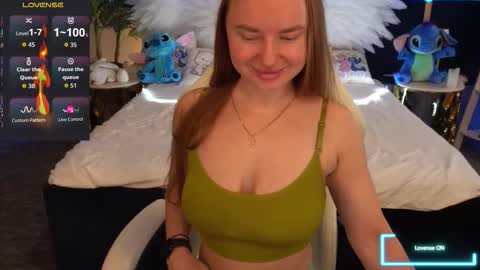 Snapshot of xo_monica chatting on October 14, 5:54 am Monica online show from October 14, 5:54 am