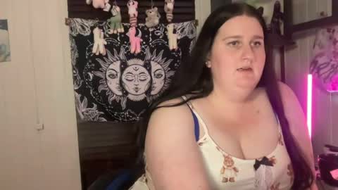 xopeachybaby online show from July 20, 10:39 am