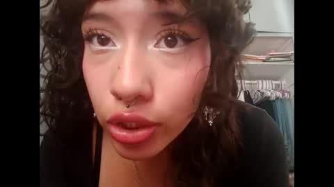 Snapshot of xsillymillyx chatting on October 7, 10:58 pm Mille online show from October 7, 10:58 pm