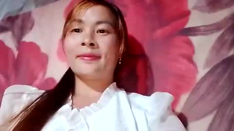 xuxulove00 online show from October 7, 12:42 pm