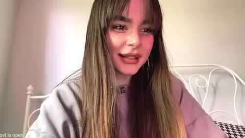 Lily online show from July 29, 12:05 pm