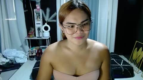 Kylie Smith online show from February 10, 5:10 am