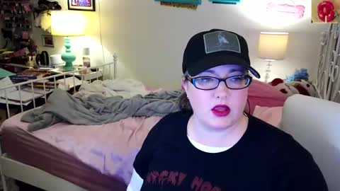 Strawberry Jane online show from March 1, 6:13 am