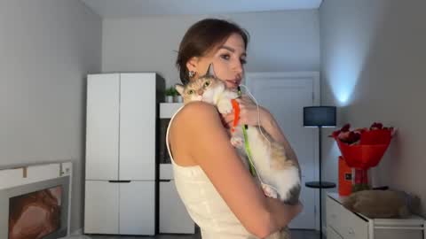 xxx_leila online show from April 19, 9:53 am